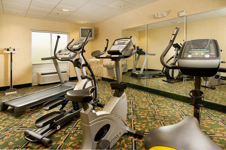 Holiday Inn Express & Suites Lenoir Cty by IHG