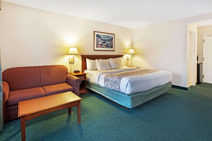 Room 10 of 36