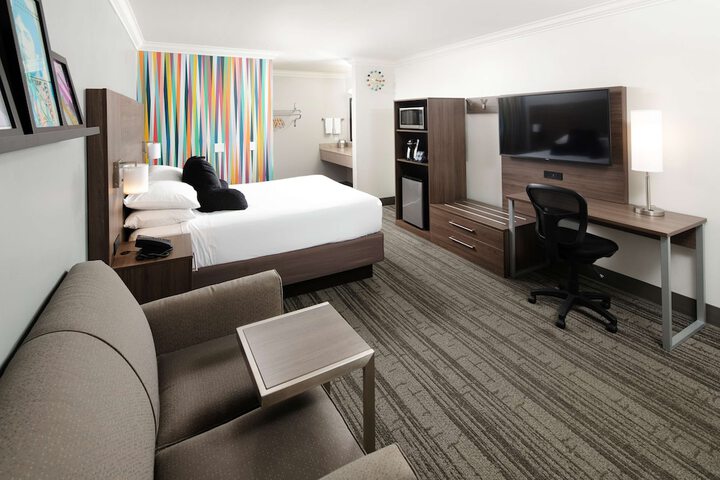Room 13 of 27