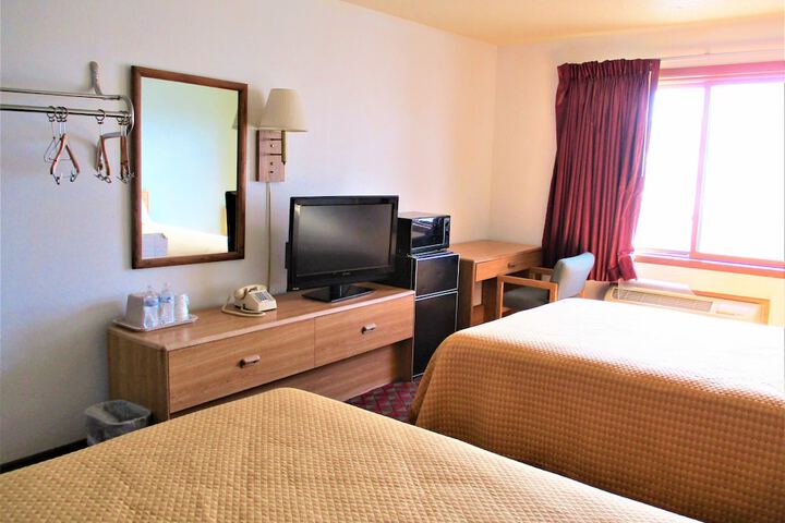 Room 9 of 16
