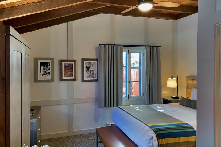 Room 12 of 24