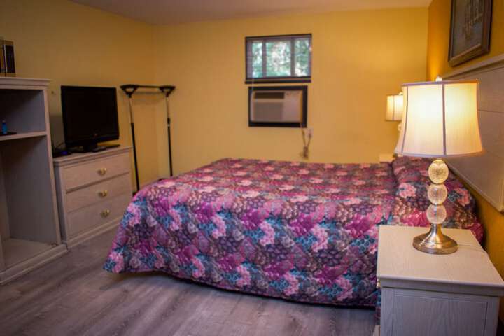 Room 42 of 47