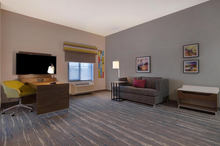 Hampton Inn & Suites Marina