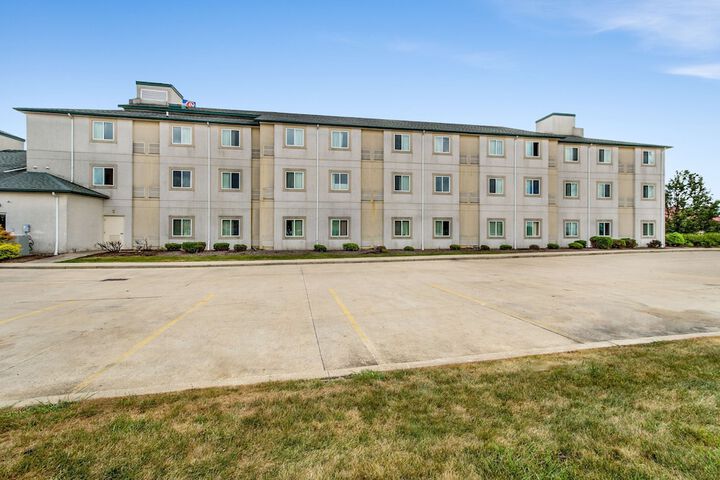 Hotel 5 of 25