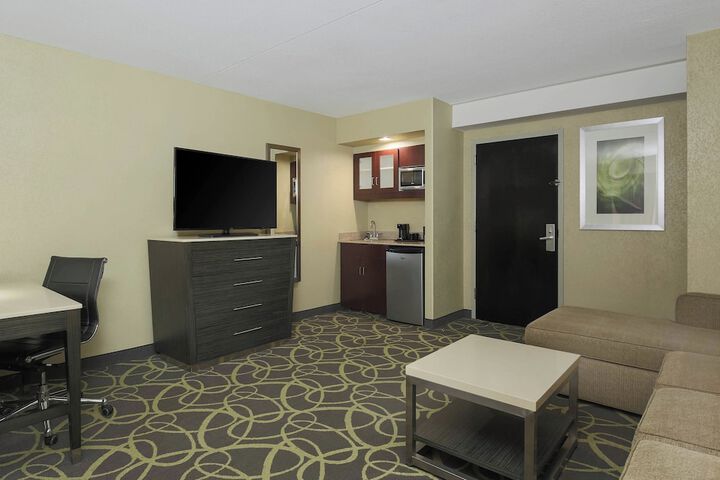 Room 16 of 25