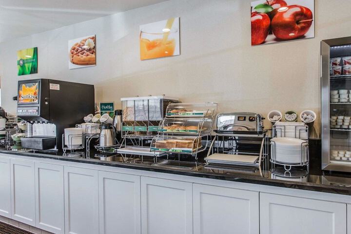 Breakfast/Coffee Service 22 of 30
