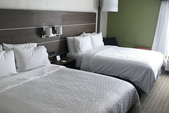 Room 27 of 47