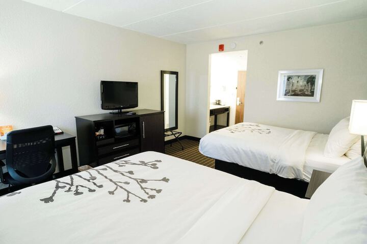 Room 84 of 142