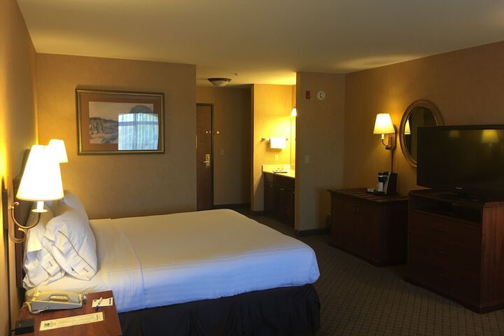 Room 15 of 37