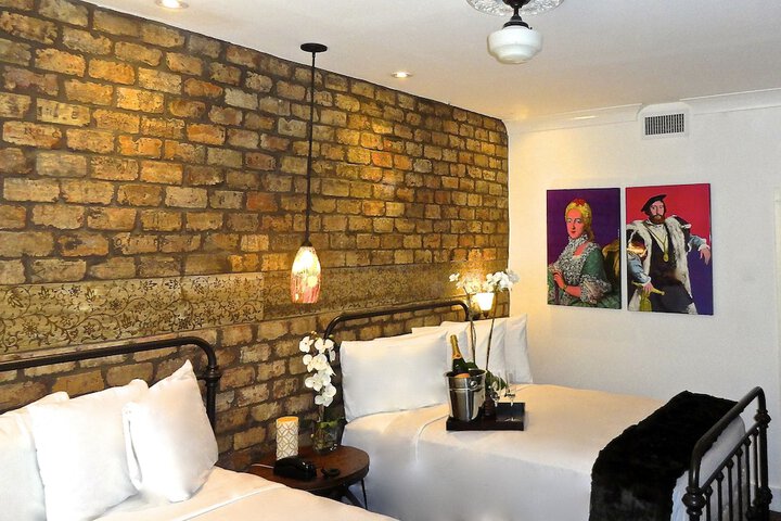 Room 44 of 115