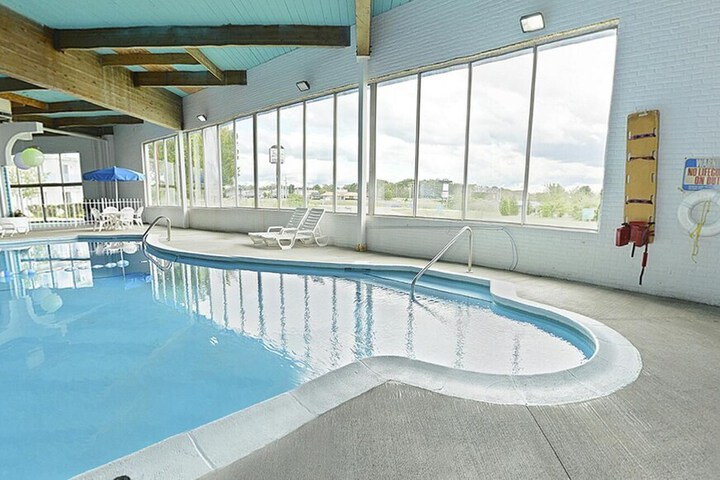Howard Johnson by Wyndham Benton Harbor / St. Joseph