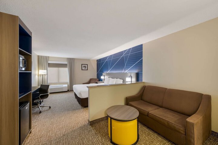 Room 17 of 35