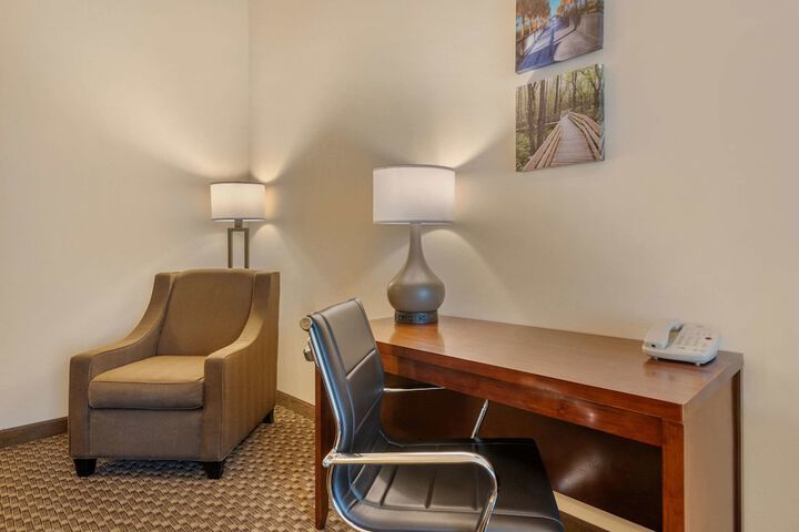 Room 32 of 44