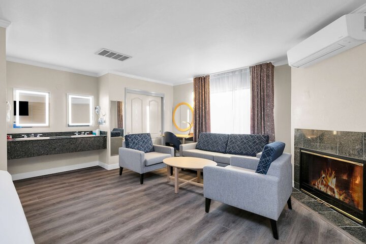 Room 40 of 54