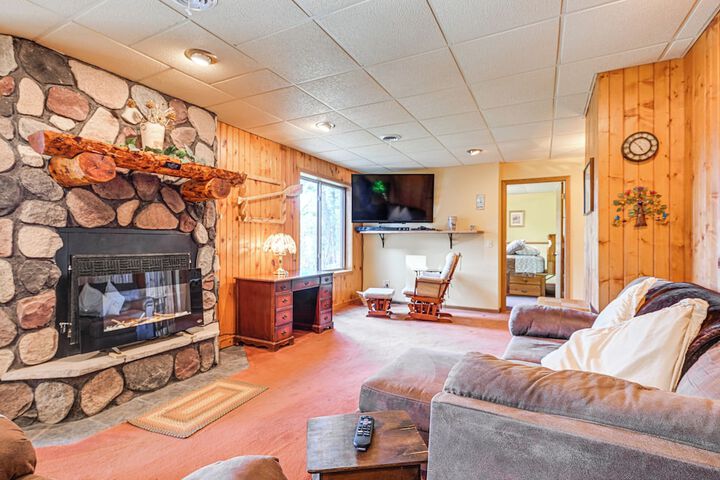 Lake Wissota Home w / Private Dock + Fire Pit!