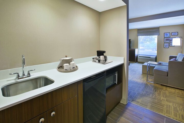 Hampton Inn Commerce Novi