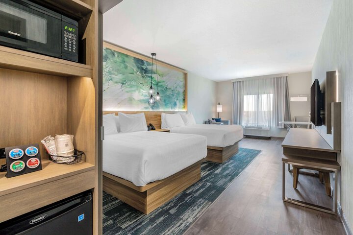 Room 34 of 46