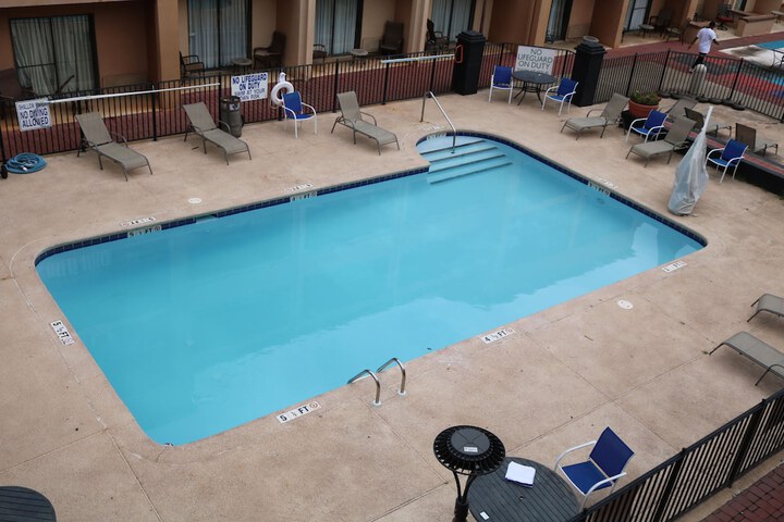 Pool 7 of 34