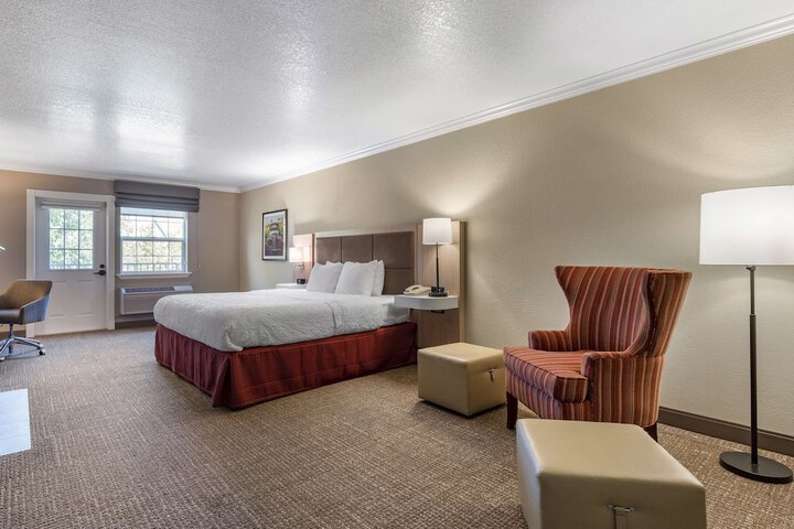 Room 42 of 58