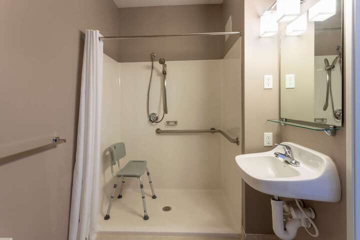 GrandStay Hotel & Suites