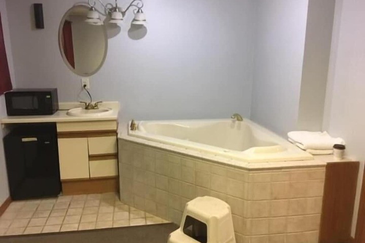 Room 4 of 11