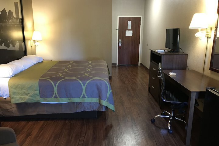 Room 34 of 39