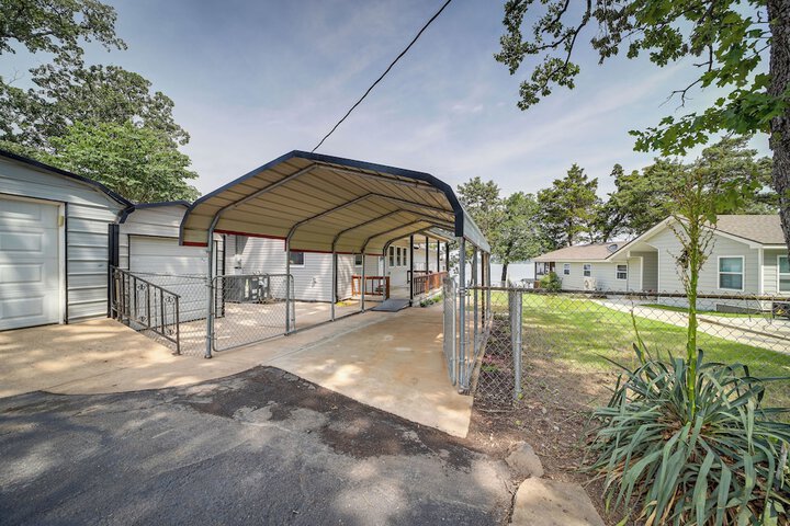 Waterfront Grove Retreat w / Dock: cedar Ridge'