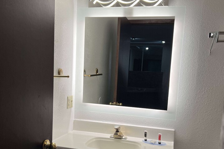 Room 31 of 34