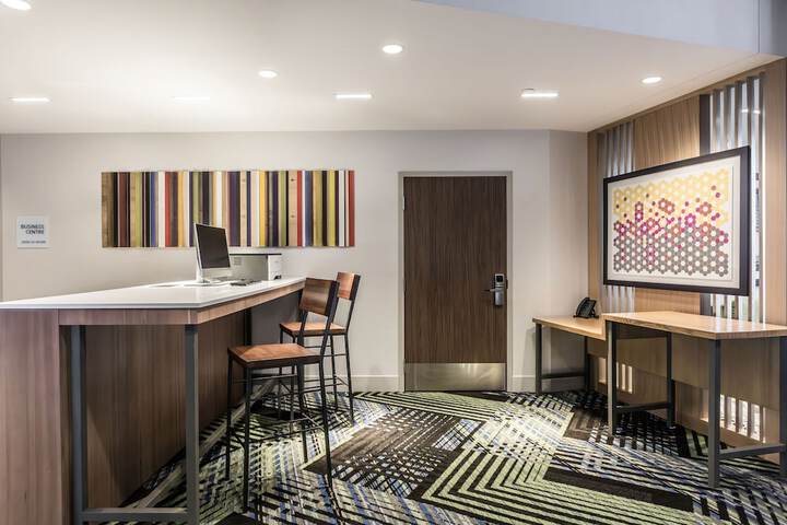 Business Center 107 of 107