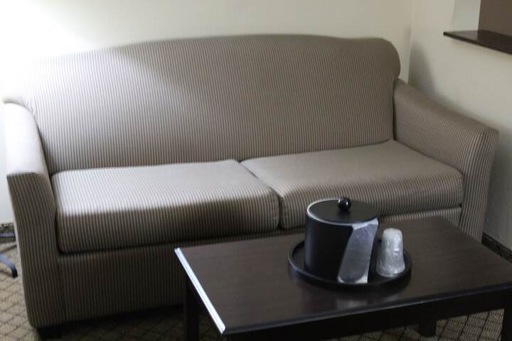 Holiday Inn Express & Suites Sedalia by IHG