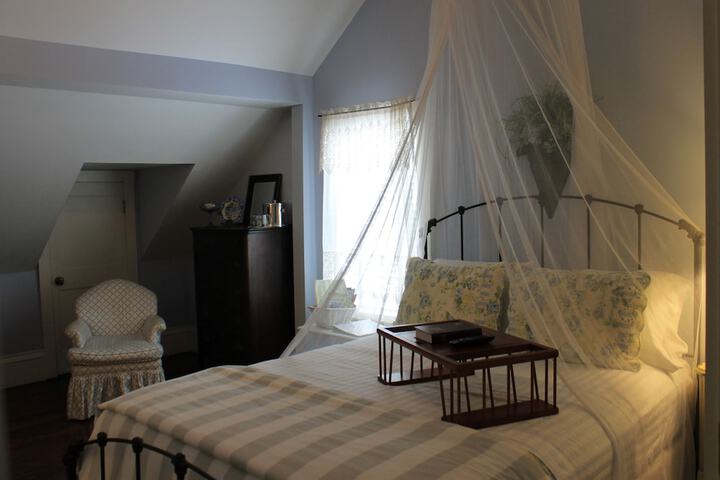Room 6 of 45