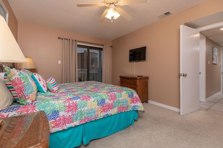 Room 16 of 18