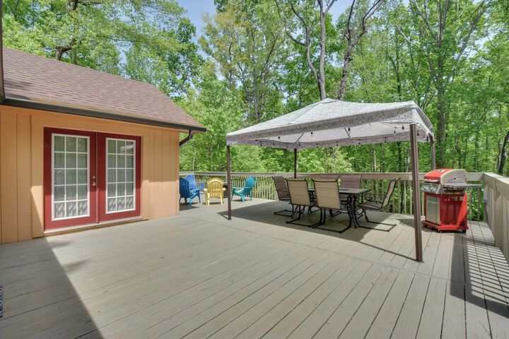 The Lake Place Cabin w / Golf Cart & Free Kayaks!