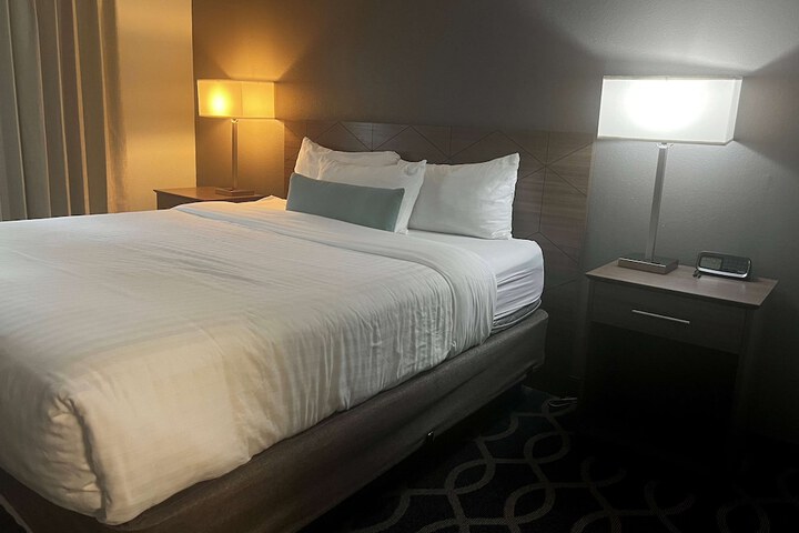 Room 28 of 59