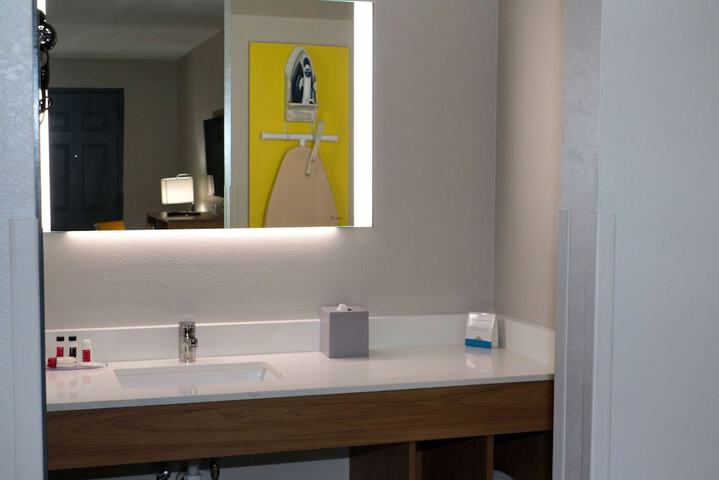 Room 7 of 30
