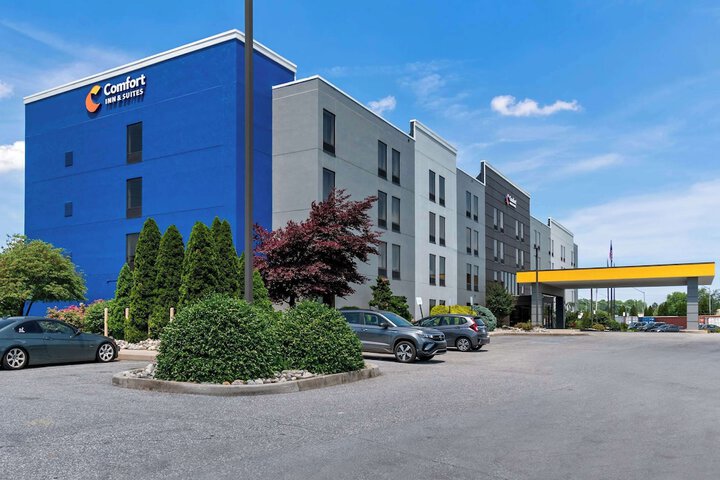 Comfort Inn & Suites York North