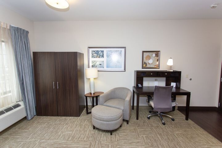 Staybridge Suites Bowling Green by IHG