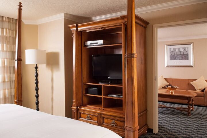 Room 32 of 64