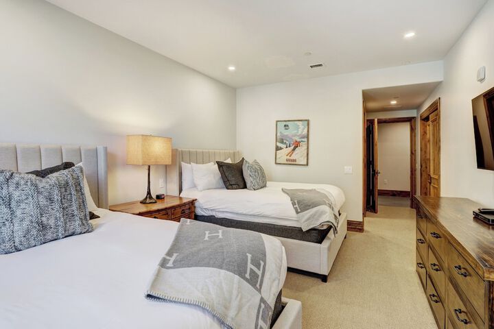 Room 292 of 450