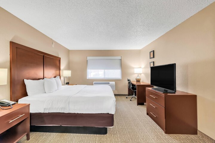 Comfort Suites Lakewood - Denver