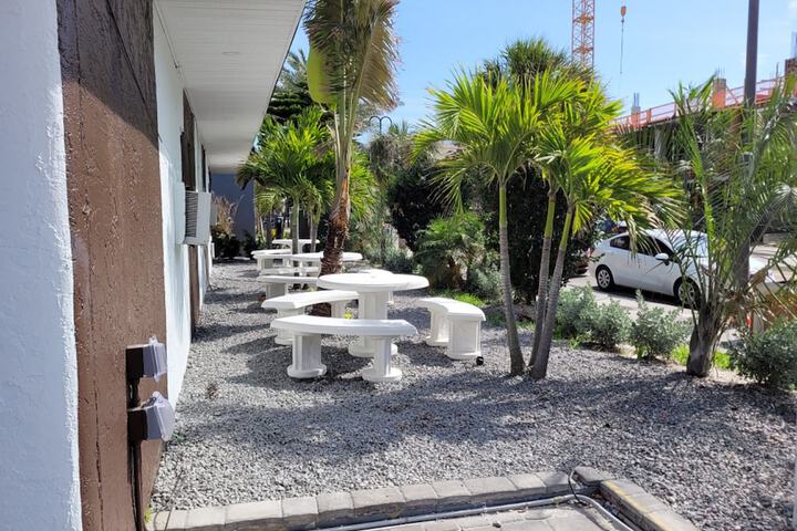 Hotel Exterior 120 of 131