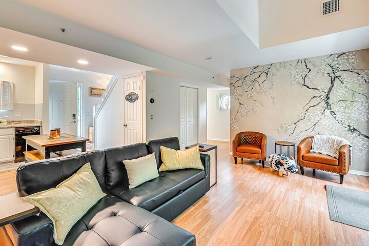 1 Mi to Mohegan Sun: Studio w / Pool Access