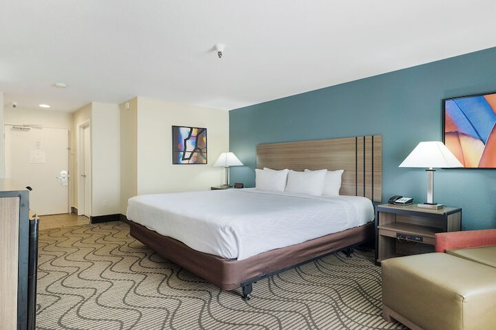 Best Western Plus Heritage Inn