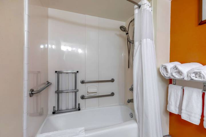 Best Western Plus Rockwall Inn & Suites