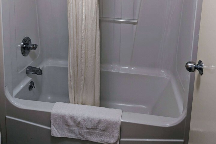 Room 13 of 21
