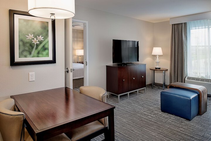 Room 32 of 42
