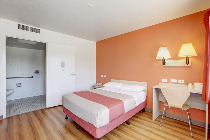 Room 30 of 54