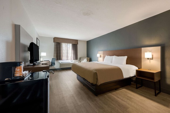 Room 15 of 37
