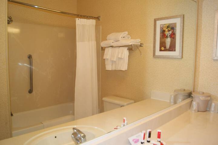 Room 16 of 44