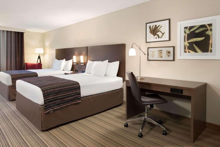 Country Inn & Suites by Radisson Platteville, WI